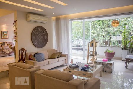 Sala de apartamento à venda com 4 quartos, 247m² em Barra da Tijuca, Rio de Janeiro