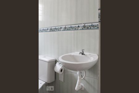 Banheiro de apartamento para alugar com 2 quartos, 49m² em Jardim Tupi, Jundiaí