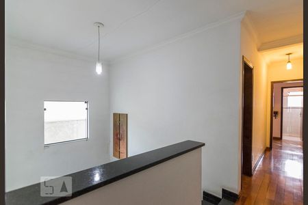 Corredor de casa à venda com 3 quartos, 260m² em Vila Homero Thon, Santo André