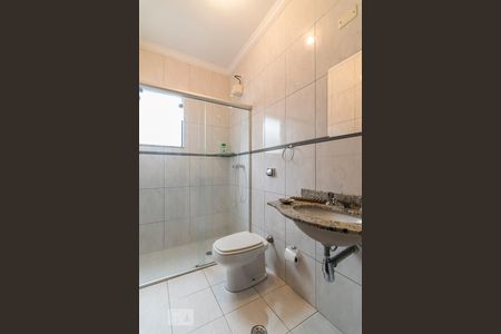 Casa à venda com 260m², 3 quartos e 4 vagasBanheiro da Suíte 2