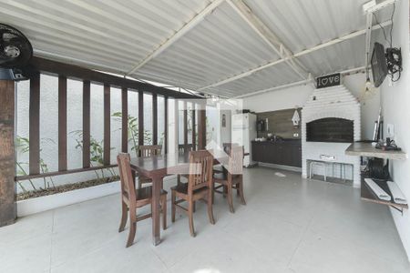 Casa à venda com 77m², 2 quartos e 2 vagasÁrea Comum - Churrasqueira