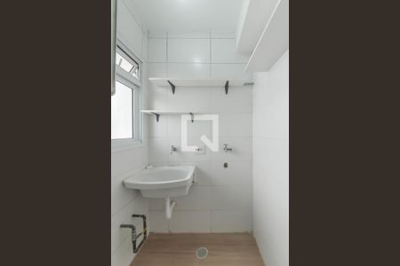 Casa à venda com 77m², 2 quartos e 2 vagasLavanderia