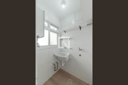 Casa à venda com 77m², 2 quartos e 2 vagasLavanderia