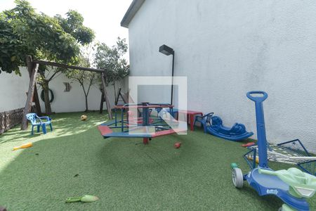 Casa à venda com 77m², 2 quartos e 2 vagasÁrea Comum - Playground