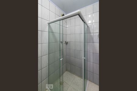 Banheiro - Box de vidro de casa para alugar com 1 quarto, 50m² em Irajá, Rio de Janeiro