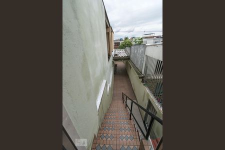 Casa para alugar com 60m², 1 quarto e 1 vagaEscada de acesso