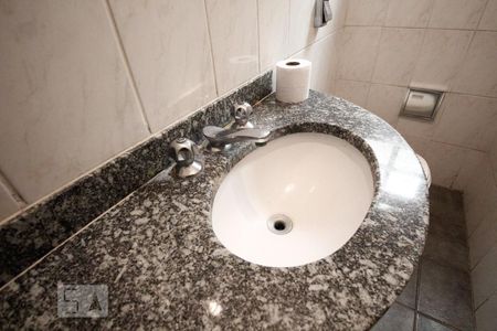 Casa à venda com 156m², 4 quartos e 2 vagasLavabo