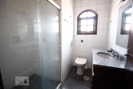 Casa à venda com 156m², 4 quartos e 2 vagasBanheiro