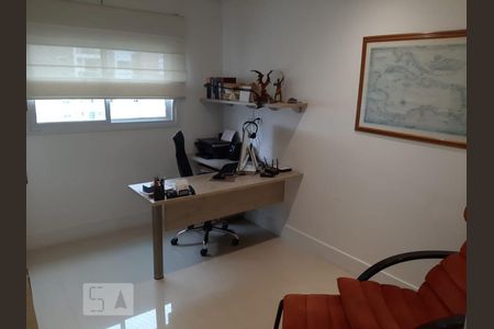Apartamento para alugar com 171m², 3 quartos e 3 vagas