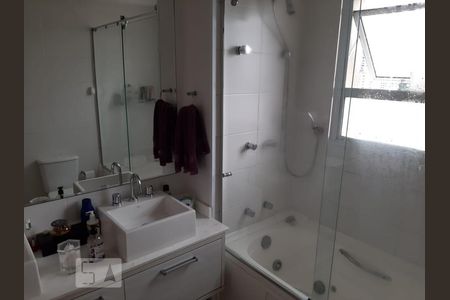 Apartamento para alugar com 171m², 3 quartos e 3 vagas Apartamento para alugar com 171m², 3 quartos e 3 vagassuite