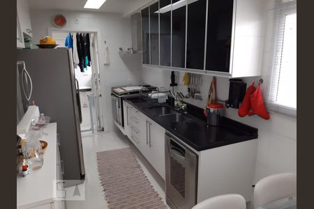 Apartamento para alugar com 171m², 3 quartos e 3 vagas Apartamento para alugar com 171m², 3 quartos e 3 vagascozinha