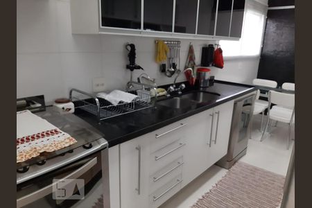 Apartamento para alugar com 171m², 3 quartos e 3 vagas Apartamento para alugar com 171m², 3 quartos e 3 vagascozinha