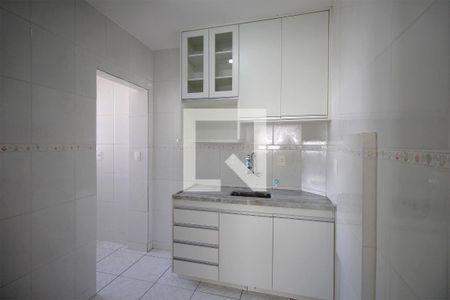 Cozinha de apartamento para alugar com 2 quartos, 52m² em Sagrada Família, Belo Horizonte