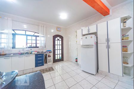 Casa à venda com 330m², 6 quartos e 6 vagas Casa à venda com 330m², 6 quartos e 6 vagasCozinha