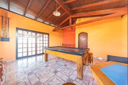 Casa à venda com 330m², 6 quartos e 6 vagas Casa à venda com 330m², 6 quartos e 6 vagasSala de Jogos