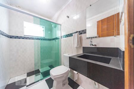 Casa à venda com 330m², 6 quartos e 6 vagas Casa à venda com 330m², 6 quartos e 6 vagasBanheiro da Edícula