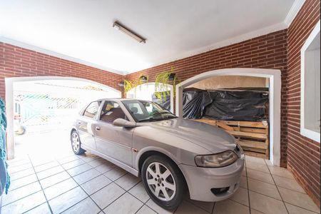 Casa à venda com 330m², 6 quartos e 6 vagas Casa à venda com 330m², 6 quartos e 6 vagasGaragem