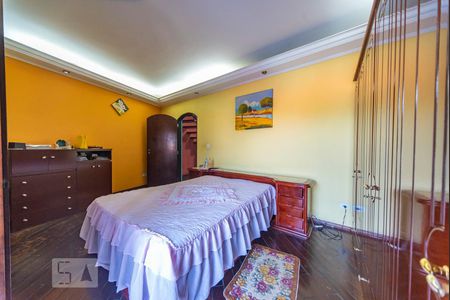 Casa à venda com 330m², 6 quartos e 6 vagas Casa à venda com 330m², 6 quartos e 6 vagasQuarto 4