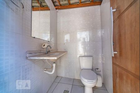 Casa à venda com 330m², 6 quartos e 6 vagas Casa à venda com 330m², 6 quartos e 6 vagasLavabo da Churrasqueira