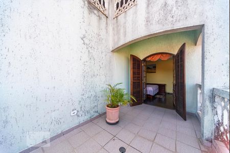 Casa à venda com 330m², 6 quartos e 6 vagas Casa à venda com 330m², 6 quartos e 6 vagasSacada do Quarto 4