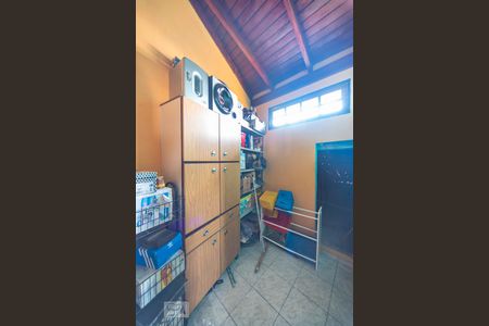 Casa à venda com 330m², 6 quartos e 6 vagas Casa à venda com 330m², 6 quartos e 6 vagasDespensa