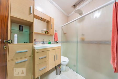 Banheiro  de casa à venda com 6 quartos, 330m² em Jardim Itapoan, Santo André