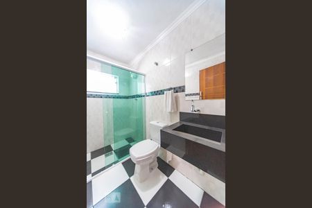 Casa à venda com 330m², 6 quartos e 6 vagas Casa à venda com 330m², 6 quartos e 6 vagasBanheiro da Edícula