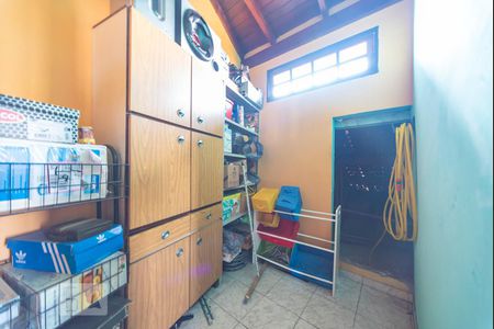 Casa à venda com 330m², 6 quartos e 6 vagas Casa à venda com 330m², 6 quartos e 6 vagasDespensa