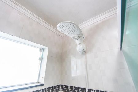 Casa à venda com 330m², 6 quartos e 6 vagas Casa à venda com 330m², 6 quartos e 6 vagasChuveiro