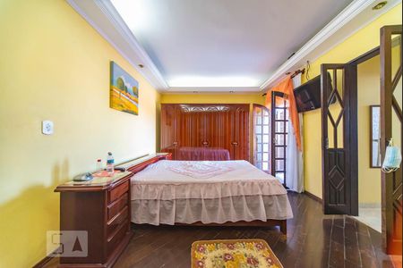 Casa à venda com 330m², 6 quartos e 6 vagas Casa à venda com 330m², 6 quartos e 6 vagasQuarto 4