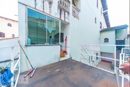 Casa à venda com 330m², 6 quartos e 6 vagas Casa à venda com 330m², 6 quartos e 6 vagasVaranda da Área de Serviço