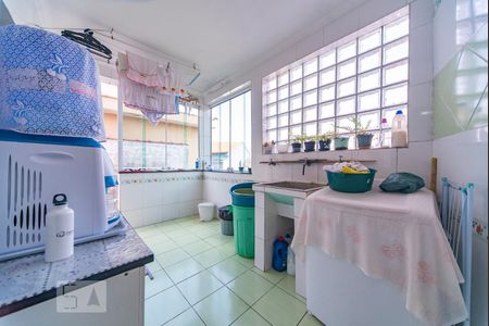 Casa à venda com 330m², 6 quartos e 6 vagas Casa à venda com 330m², 6 quartos e 6 vagasÁrea de Serviço