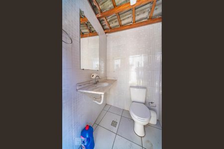 Casa à venda com 330m², 6 quartos e 6 vagas Casa à venda com 330m², 6 quartos e 6 vagasLavabo da Churrasqueira