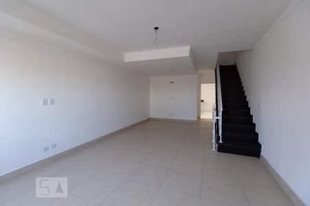 Casa de condomínio à venda com 180m², 3 quartos e 4 vagasSala