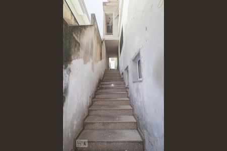 Casa à venda com 250m², 4 quartos e 3 vagasEscada Corredor