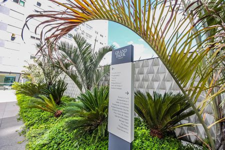 Apartamento à venda com 56m², 2 quartos e 1 vaga Apartamento à venda com 56m², 2 quartos e 1 vagaFachada do bloco