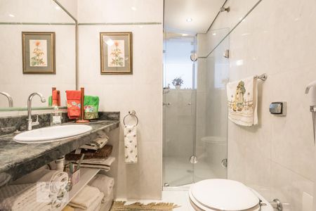 Banheiro 1 de apartamento à venda com 3 quartos, 160m² em Vila Cordeiro, São Paulo