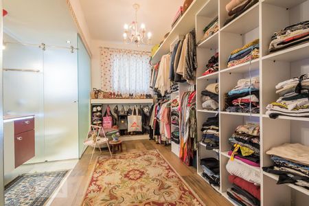 Apartamento para alugar com 160m², 3 quartos e 1 vaga Apartamento para alugar com 160m², 3 quartos e 1 vagaCloset Suíte