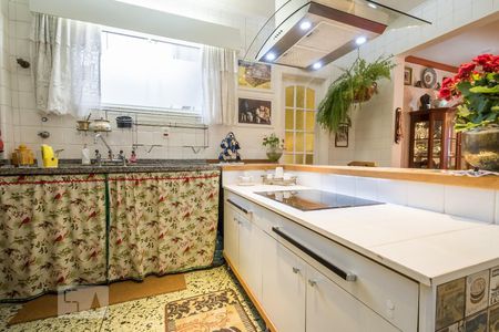 Apartamento para alugar com 160m², 3 quartos e 1 vaga Apartamento para alugar com 160m², 3 quartos e 1 vagaCozinha