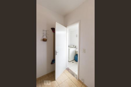 Apartamento à venda com 224m², 3 quartos e 2 vagas Apartamento à venda com 224m², 3 quartos e 2 vagasQuarto de Serviço