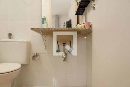 Apartamento à venda com 70m², 2 quartos e 1 vagaBanheiro da suíte