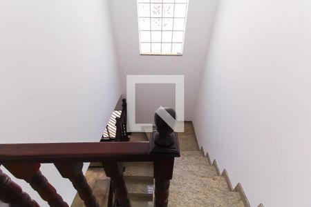 Casa à venda com 180m², 3 quartos e 4 vagasEscada