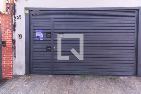 Casa à venda com 180m², 3 quartos e 4 vagasFachada - Placa