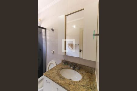 Casa à venda com 180m², 3 quartos e 4 vagasBanheiro