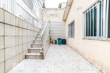 Casa à venda com 60m², 2 quartos e sem vaga Casa à venda com 60m², 2 quartos e sem vagaQuintal Frente