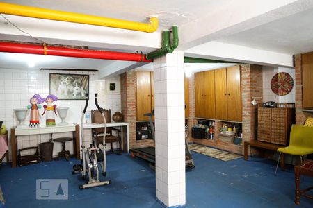 Casa à venda com 209m², 3 quartos e 2 vagasPorão