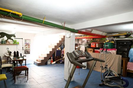 Casa à venda com 209m², 3 quartos e 2 vagasPorão