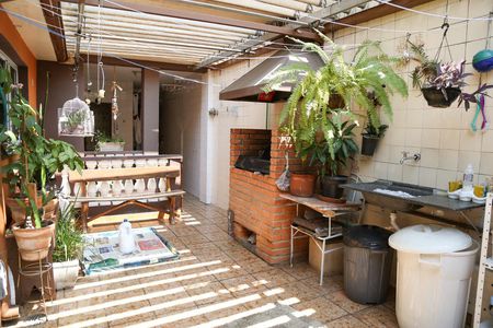 Casa à venda com 209m², 3 quartos e 2 vagasQuintal