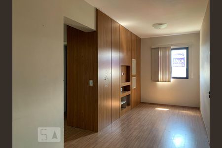Sala de apartamento para alugar com 1 quarto, 50m² em Vila Itapura, Campinas