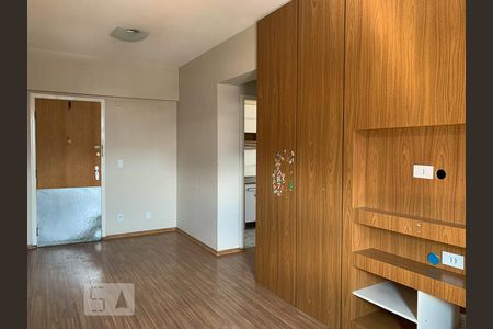 Sala de apartamento para alugar com 1 quarto, 50m² em Vila Itapura, Campinas